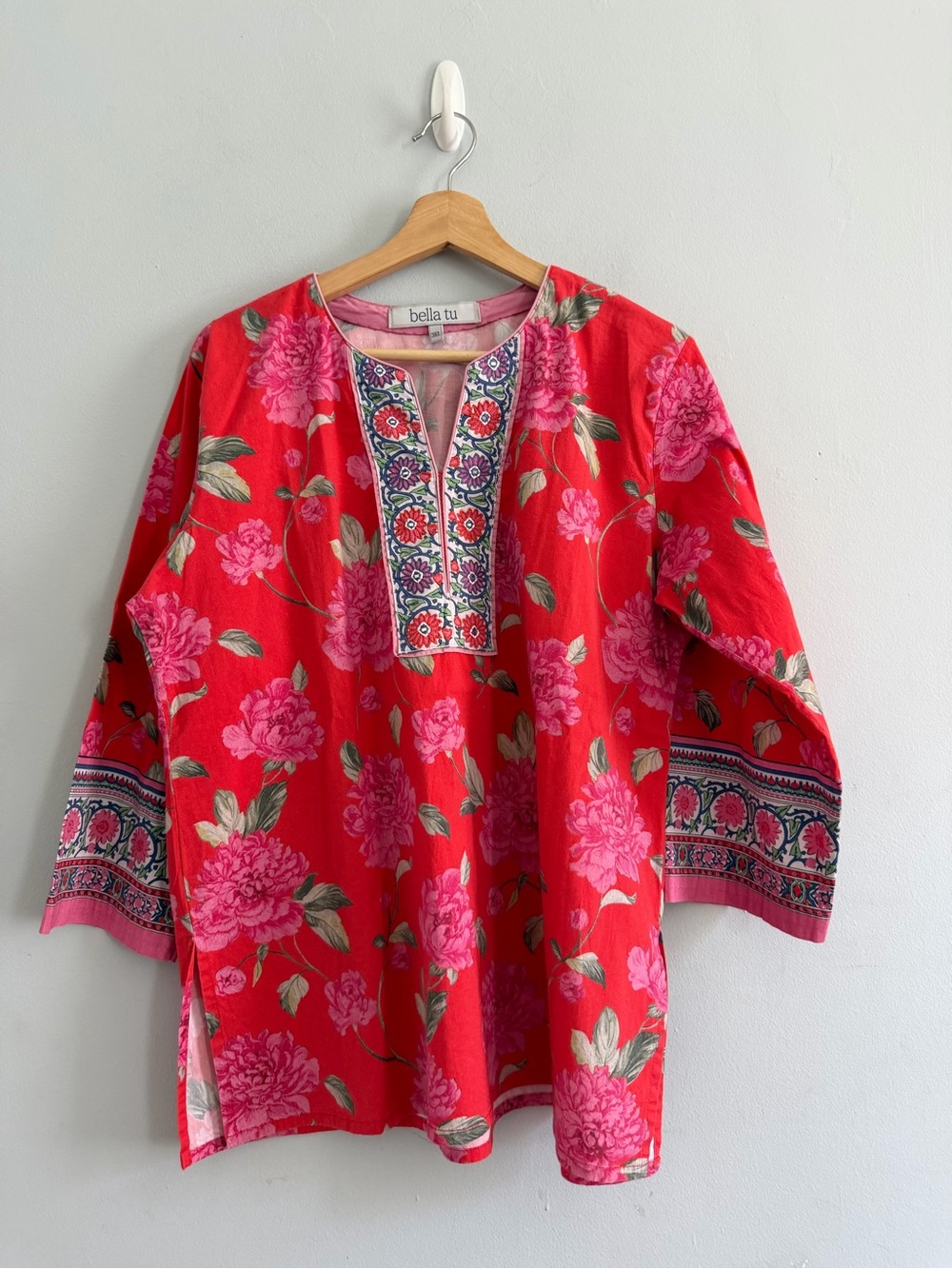 Bella Tu Red Floral Embroidered Split Neck Tunic Top Size 3xl